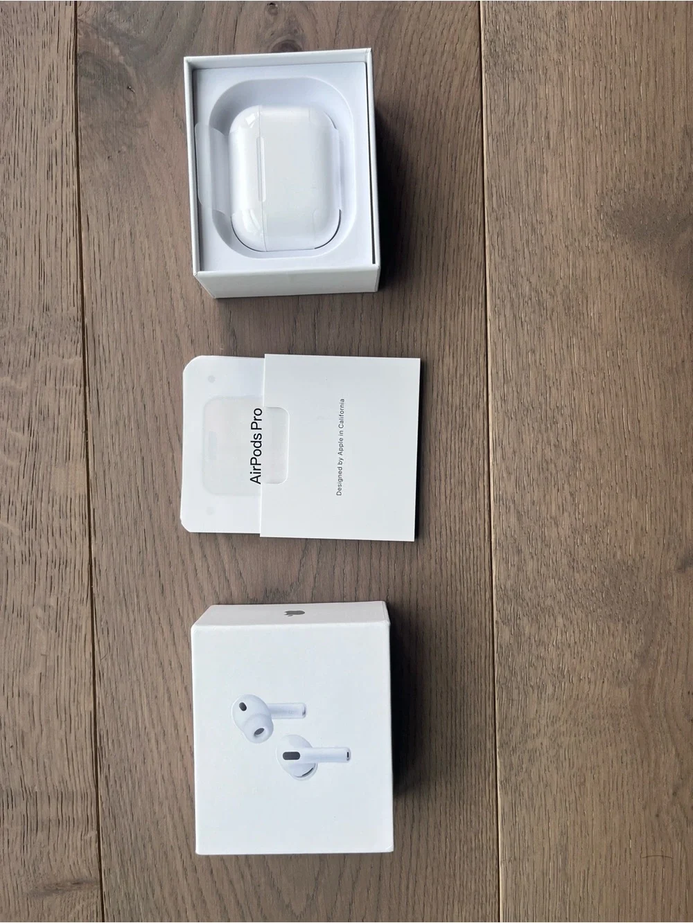 Apple Wireless Earbuds in White with Charging Case